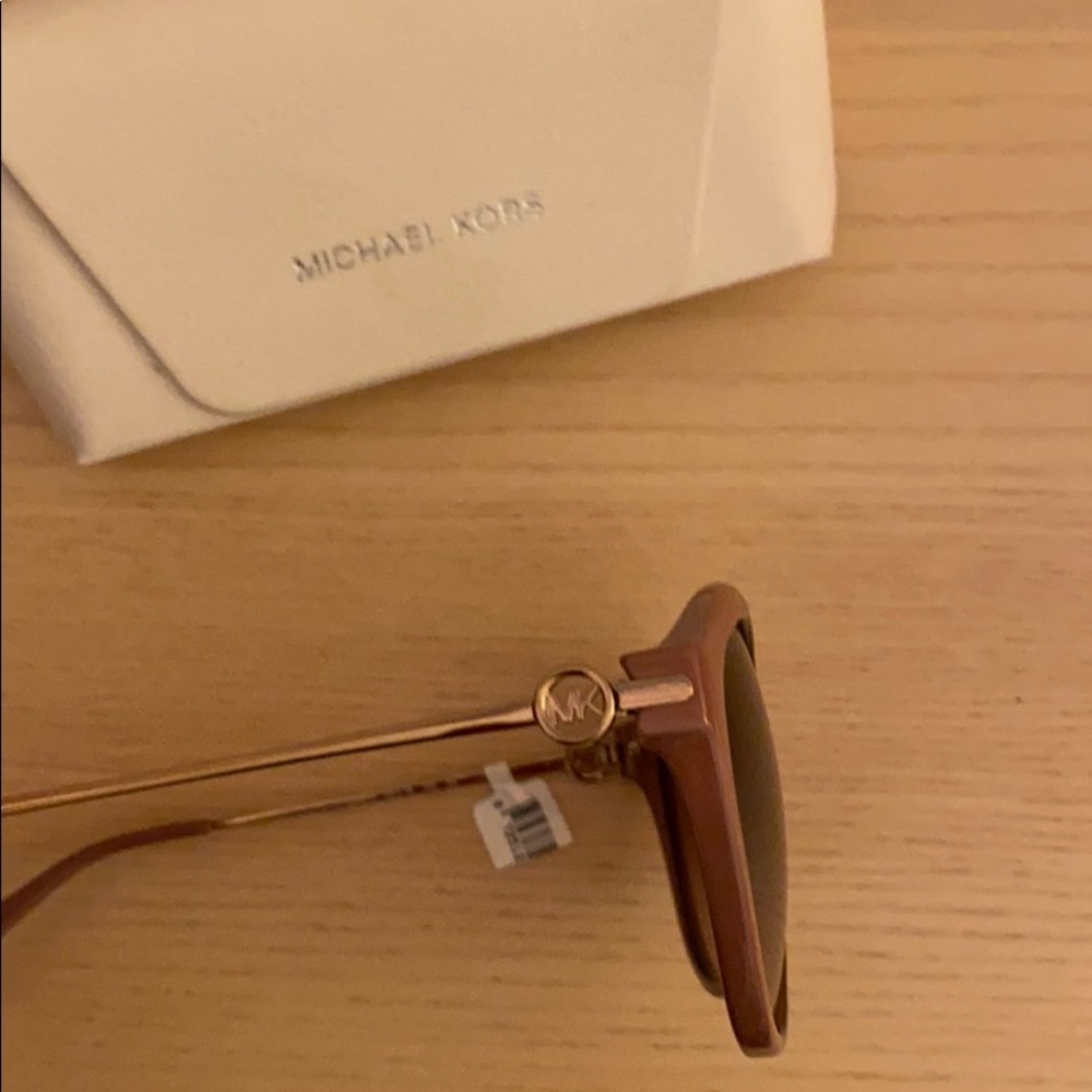 Michael Kors women’s sunglasses - Picture 5 of 8